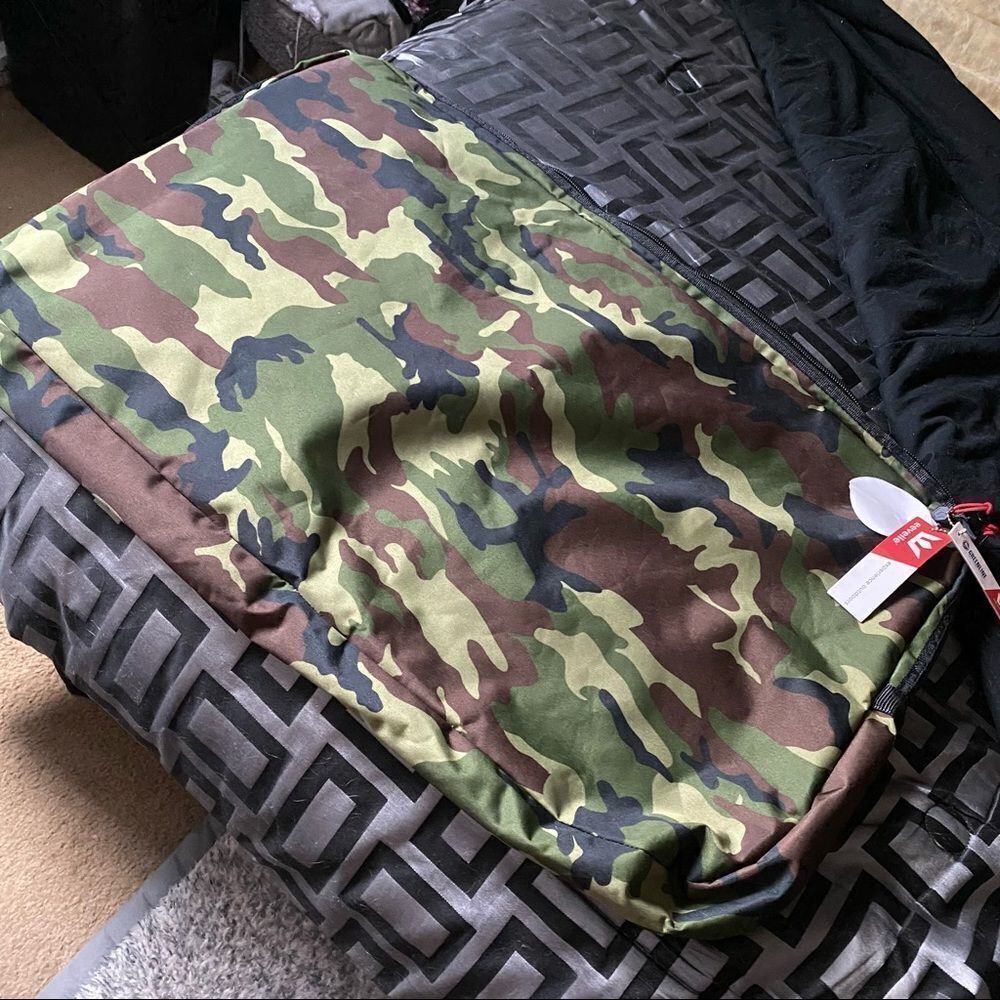 NWT EEVELLE camouflage carry on bag